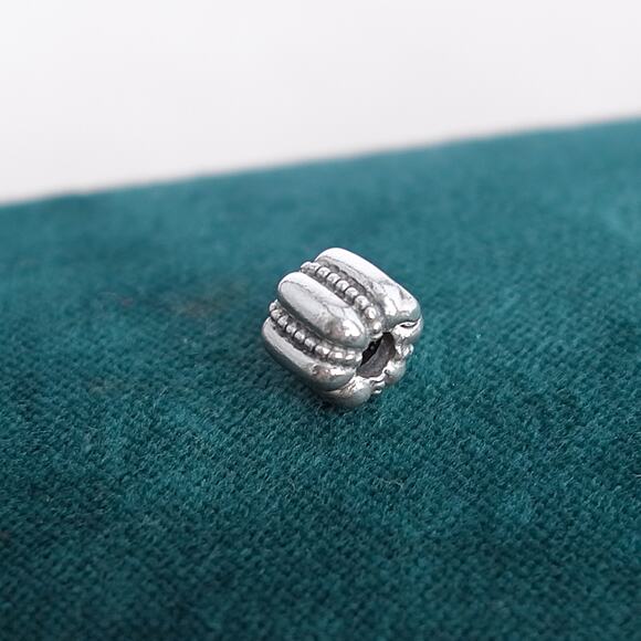 Pandora Dots Ridges Barrel Clip Charm 790446 Retired 925 Sterling Silver Stopper - Picture 1 of 7